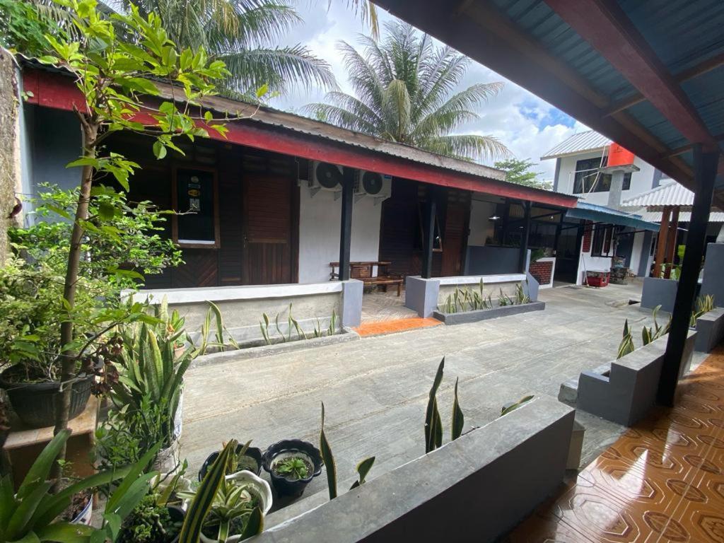 Krui Saejadi Surf And Stay Экстерьер фото